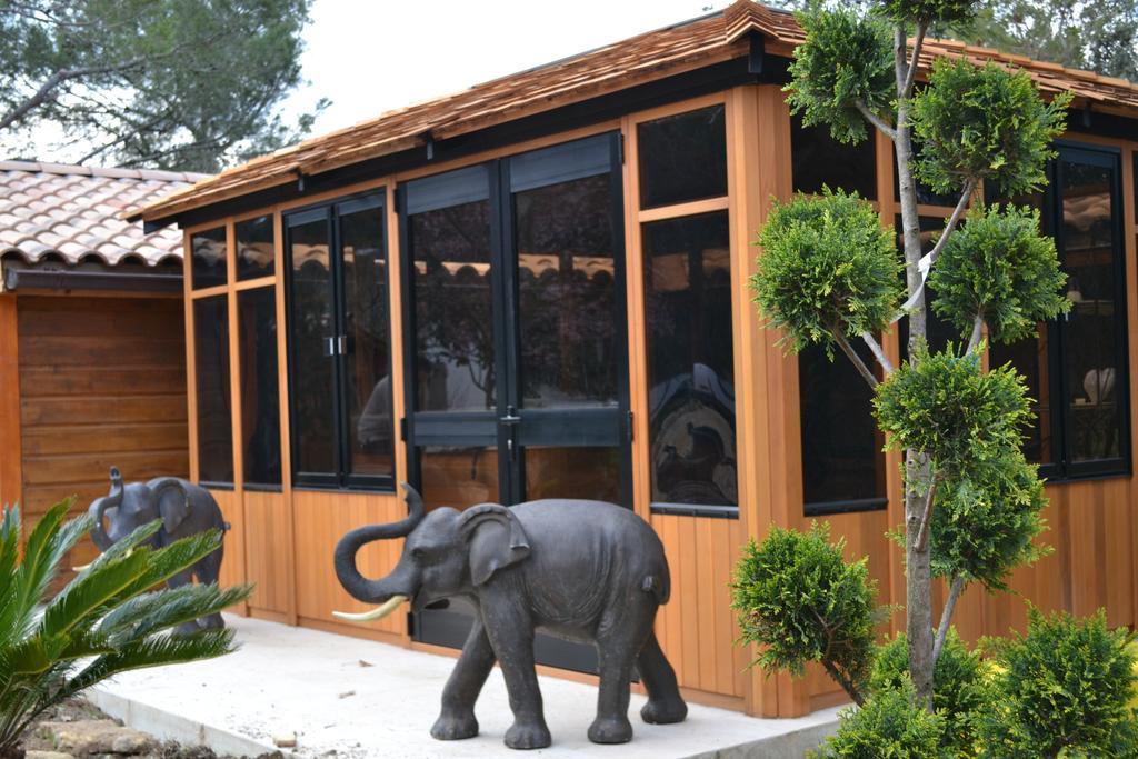 Le Refuge Bed & Breakfast Mornas Exterior photo